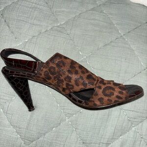 Donald Pliner size 7.5 suede brown/black heels